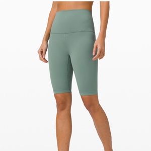 Lululemon align super high rise short 10”